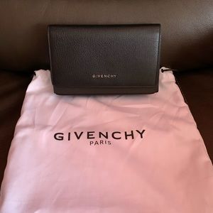 Givenchy Pandora WOC